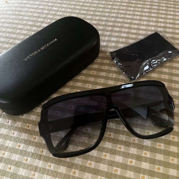 Victoria Beckham VB673S Sunglasses main image 4